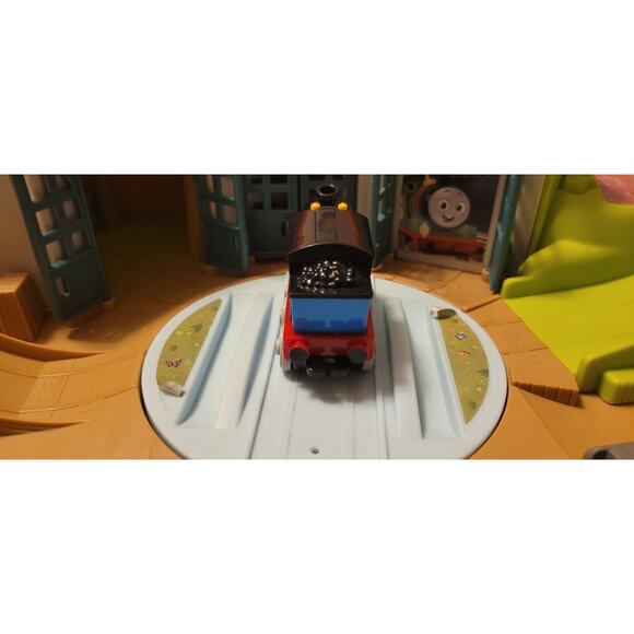 Thomas & Friends Sodor Take Along Playset w Thomas The Train Engine Portable - Picture 10 of 16